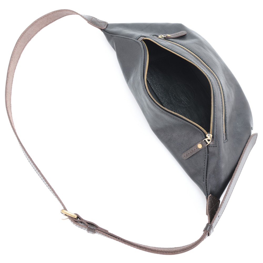 Кожаная сумка на пояс "Манчестер" (чёрный крейзи) 