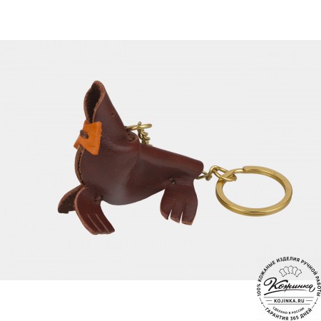 Кожаный брелок "Морской котик" (коньяк)